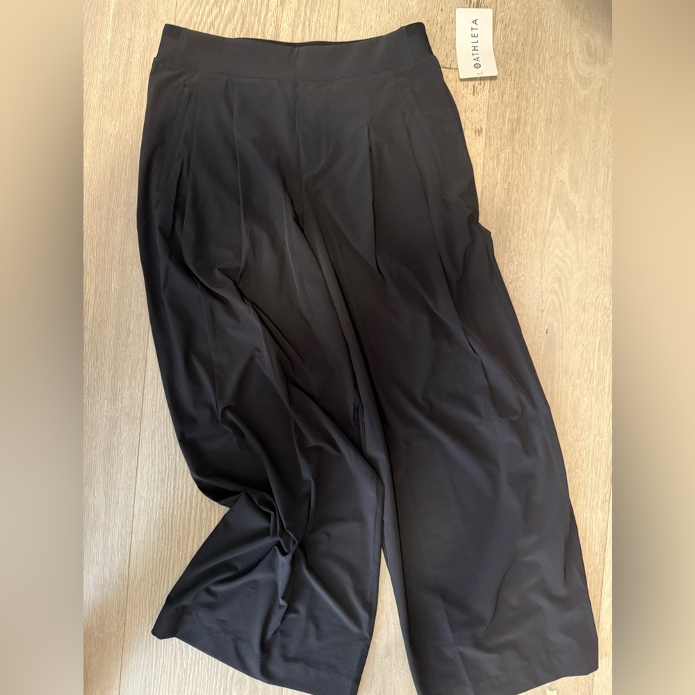 Tags, never worn, athleta, perfect pants!